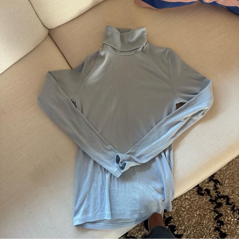 Everlane Light Blue Long Sleeve Tee